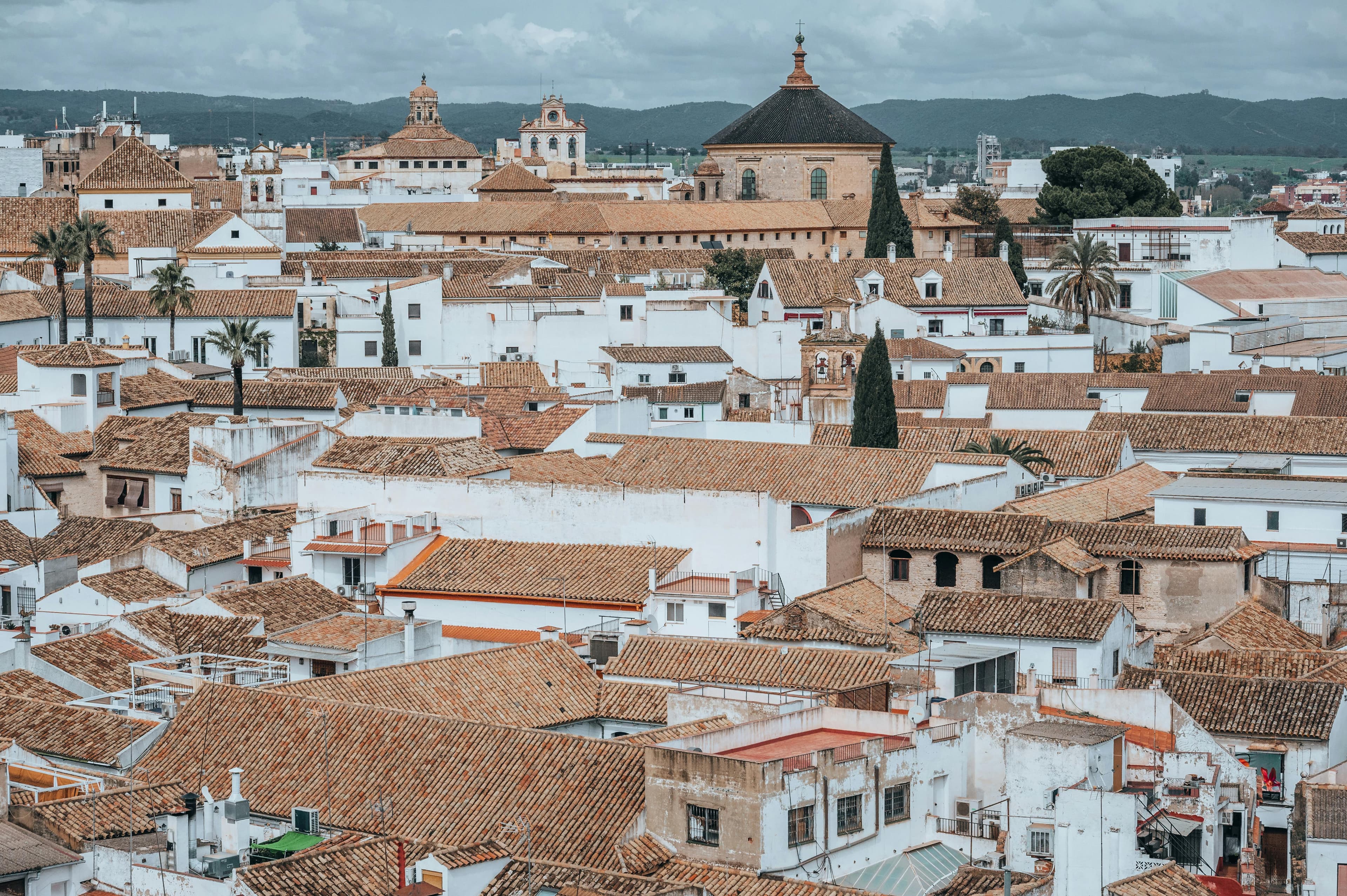 Calendario fiscal: plazos clave para expatriados y residentes - Tytle